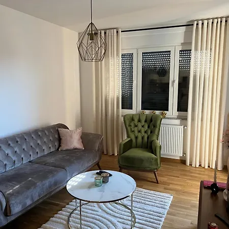 Aurora Apartment *